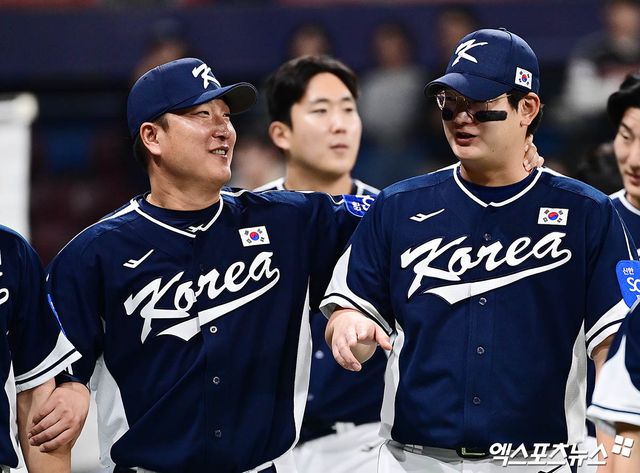 두산 베어스가 23일 이진영 야구대표팀 코치를 1·2군 총괄 타격코치로 선임했다. 두산은 이 코치가 지도자 커리어 내내 타자들의 강점을 극대화하고 약점을 보완하는 데 탁월한 성과를 낸 점을 주목했다. 젊은 선수들의 타격 능력 도약에 큰 보탬이 될 것으로 기대하고 있다. 엑스포츠뉴스 DB