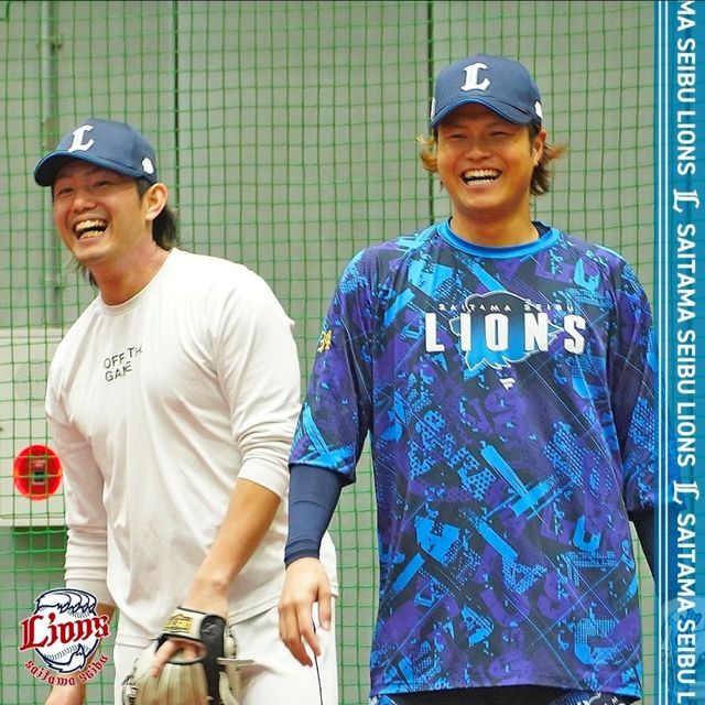 미국 메이저리그(MLB) 진출을 바라보는 일본인 투수 이마이 다쓰야가 24일 일본 아사히TV '보도 스테이션'에 출연해 오타니, 야마모토, 사사키와 같은 선수들과 함께 뛰면 즐거울 것이라고 말하면서도 그런 팀을 꺾고 월드시리즈 챔피언이 되는 게 가장 값진 일이라고 말했다. 다저스를 쓰러뜨리고 싶다며 타도 다저스를 외치기도 했다. 세이부 라이온즈 공식 SNS