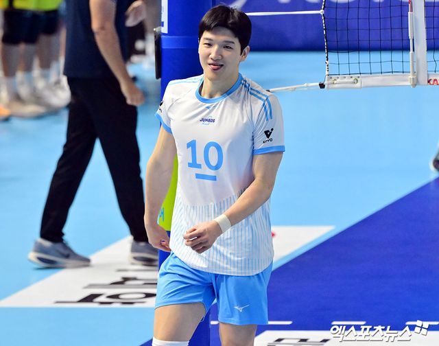 25일 오후 인천 계양체육관에서 열린 '진에어 2025-2026 V-리그' 대한항공과 KB손해보험의 경기, 대한항공 정지석이 득점 후 기뻐하고 있다. 인천, 김한준 기자