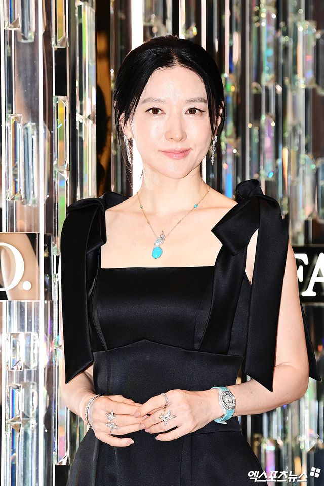 주얼리보다 화려한 얼굴