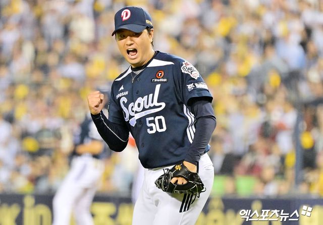 두산 베어스가 내부 FA 투수 이영하와 4년 최대 총액 52억 원에 잔류 계약을 이끌었다. 김원형 감독은 부임 때부터 이영하 잔류에 대한 중요성을 계속 강조했다. 바람대로 이영하 잔류 소식을 들은 김원형 감독은 이영하의 보직을 두고 2026시즌 선발 투수 복귀를 고려하고 있다. 엑스포츠뉴스 DB