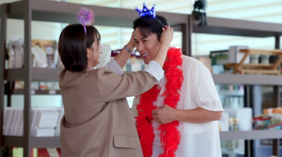 깜짝 생일 축하를 받는 장민호. 사진=KBS 2TV '신상출시 편스토랑'