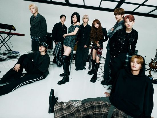 (왼쪽부터) 끼엔, 리오토, 현민, 시윤, 최한, 문수아, 지빈, 앤디, 도하.