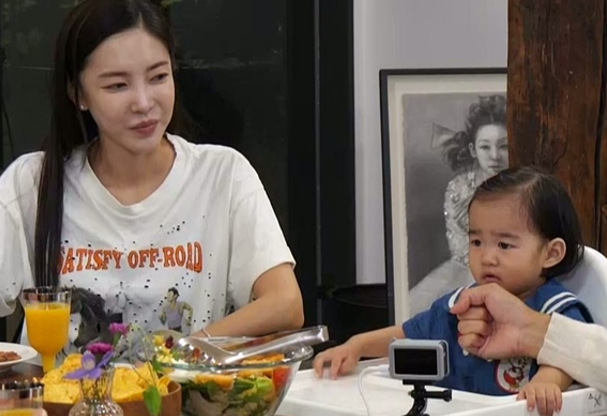 김윤지와 딸 엘라. 사진=KBS 2TV '슈퍼맨이 돌아왔다'