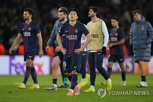 파리 생제르맹(PSG)에서 활약 중인 한국 국가대표 미드필더 이강인이 별들의 무대 유럽축구연맹(UEFA) 챔피언스리그에서 1년 8개월 만에 공격포인트를 기록했다. 루이스 엔리케 감독이 이끄는 프랑스 최고 명문 PSG는 5일 프랑스 파리의 파르크 데 프랭스에서 열린 바이에른 뮌헨(독일)과의 2025-2026시즌 UEFA 챔피언스리그 리그 페이즈 4차전서 1-2로 졌다. 이강인은 이 경기에서 교체로 들어가 후반 1-2로 추격하는 주앙 네베스의 만회골을 도왔다. 연합뉴스