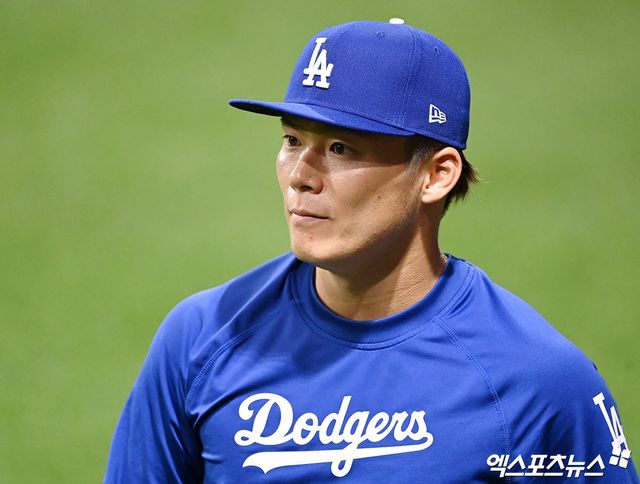 16일 오후 서울 구로구 고척스카이돔에서 '2024 메이저리그 월드투어 서울 시리즈' LA 다저스 공식 훈련이 진행됐다. LA 다저스 야마모토 요시노부가 훈련에 임하고 있다. 엑스포츠뉴스 DB