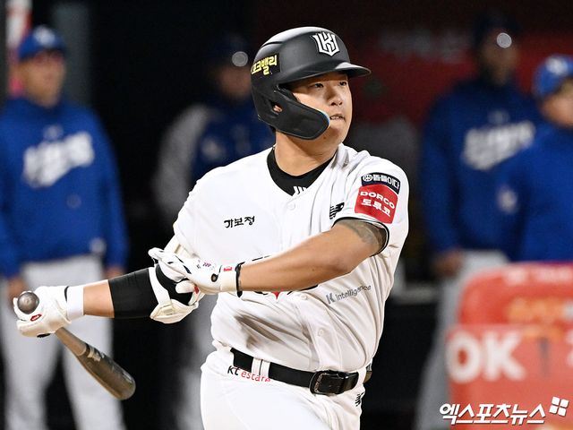 11일 오후 수원KT위즈파크에서 열린 '2025 신한 SOL Bank KBO리그' 삼성 라이온즈와 KT 위즈의 경기, 3회말 2사 2루 KT 강백호가 1타점 2루타를 날리고 있다. 엑스포츠뉴스 DB