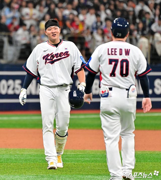 8일 오후 서울 구로구 고척스카이돔에서 열린 '2025 NAVER K-BASEBALL SERIES' 대한민국과 체코의 평가전 경기, 8회말 2사 1,2루 대한민국 이재원이 1타점 적시타를 날린 후 런다운에 걸려 아웃되고 있다. 고척, 김한준 기자