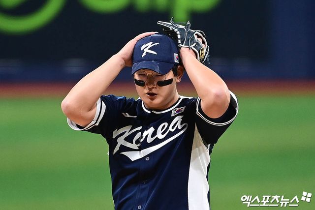 김서현(한화 이글스)이 9일 서울 고척스카이돔에서 열린 '2025 네이버 K-베이스볼 시리즈(K-BASEBALL SERIES NAVER)' 체코와 두 번째 평가전에서 ⅔이닝 1피안타 2볼넷 1실점으로 부진했다. 사진 김한준, 박지영 기자