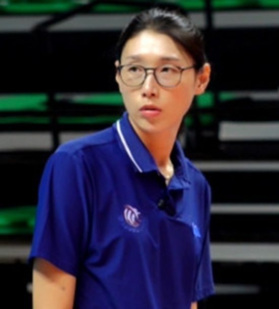 '신인감독 김연경'