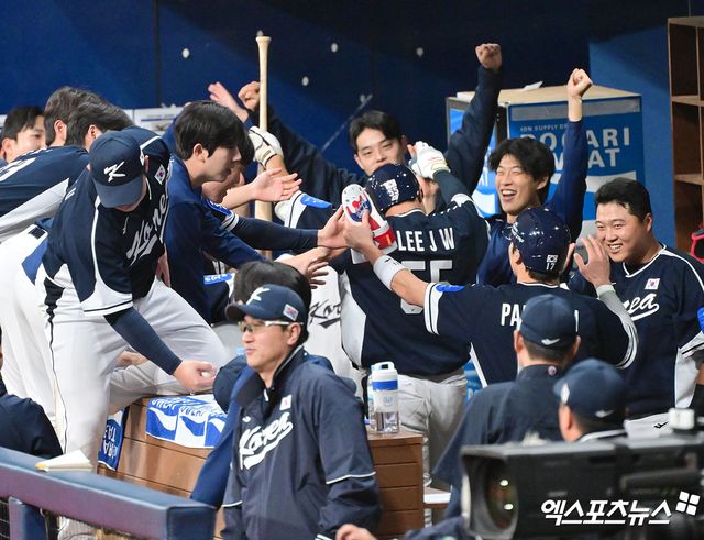 이재원이 9일 서울 고척스카이돔에서 열린&nbsp;'2025 네이버 K-베이스볼 시리즈(K-BASEBALL SERIES NAVER)' 체코와의 두 번째 평가전에서 9회초 2점 홈런을 기록했다. 사진 김한준, 박지영 기자