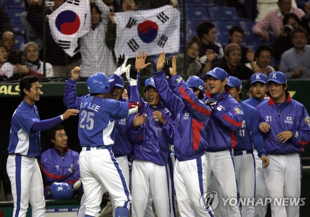 2006 월드베이스볼클래식(WBC) 1라운드 A조 일본전에서 역전 결승 2점 홈런을 기록했던 이승엽. 사진 연합뉴스