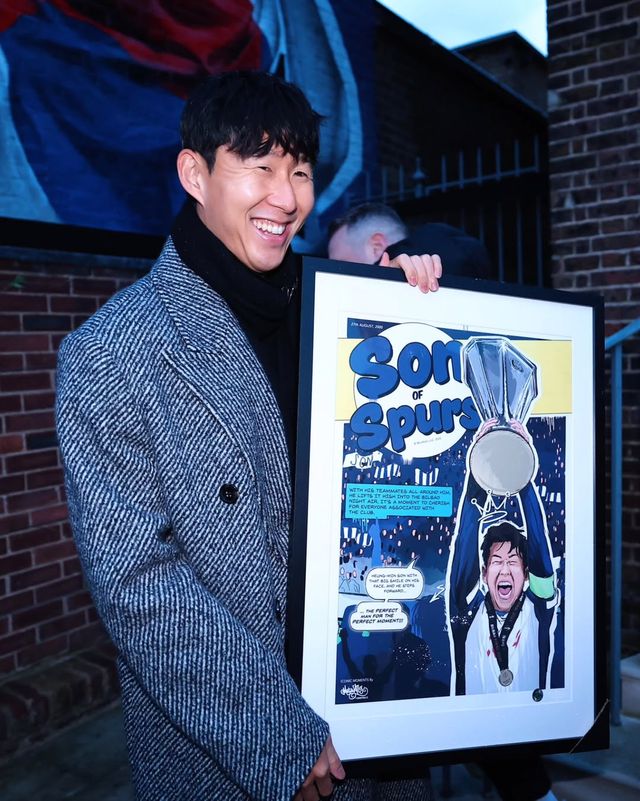 지난 여름 제대로 된 인사도 없이 토트넘 홋스퍼를 떠났던 손흥민이 마침내 집으로 돌아와 팬들 앞에 선 소감을 전했다. 손흥민은 자신의 SNS를 통해 미처 다 하지 못한 속마음을 전하며 다시 만날 날을 기약했다. 손흥민