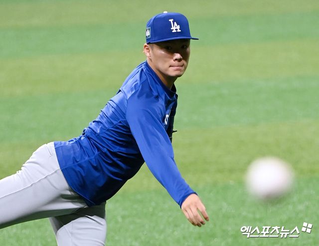 LA 다저스 투수 야마모토 요시노부가 2026 WBC(월드베이스볼클래식)에 참가하기로 했다. 오타니 쇼헤이에 이어 야마모토까지 WBC 출전을 확정하면서 일본의 기대감은 더 커졌다. 엑스포츠뉴스 DB