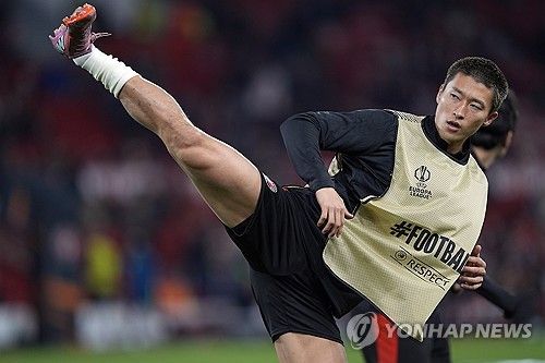 조규성이 오현규오의 한국 국가대표 스트라이커 맞대결서 완승을 거뒀다. 유럽축구연맹(UEFA) 유로파리그 경기에서 결승골을 터뜨리며 소속팀 미트윌란의 승리를 이끌었다. 조규성과 이한범이 각각 미트윌란의 최전방 공격수와 센터백으로 선발 출전해 풀타임을 뛰었고, 오현규 역시 헹크의 원톱으로 선발 출전해 후반 39분 교체될 때까지 84분을 소화했다. 연합뉴스