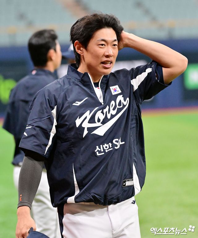 7일 오후 서울 구로구 고척스카이돔에서 진행된 야구 국가대표팀 훈련에 참석한 송성문이 훈련에 임하고 있다. 엑스포츠뉴스 DB