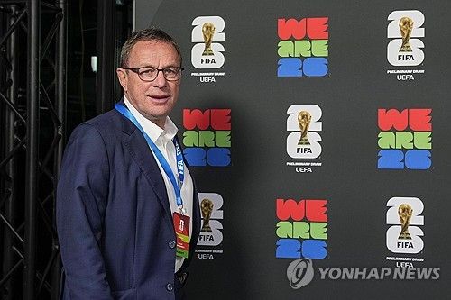 홍명보 감독이 이끄는 대한민국 축구 대표팀이 3월 유럽 원정길에 유럽 한 팀, 그리고 아프리카 한 팀과 만날 전망이다.&nbsp; 다만 일본이 추진 중인 것처럼 유럽 두 팀과의 평가전에는 실패해 아쉬움이 남을 수 있다.&nbsp; 아랍 매체 윈윈스포츠가 지난 15일(한국시간) 튀니지 국가대표팀이 다가오는 2026 국제축구연맹(FIFA) 북중미 월드컵(캐나다-미국-멕시코 공동 개최)을 앞두고 두 개의 큰 팀을 상대할 거라며 한국과 캐나다를 언급해 보도했다.&nbsp;연합뉴스