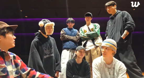 BTS 위버스 라이브 방송.