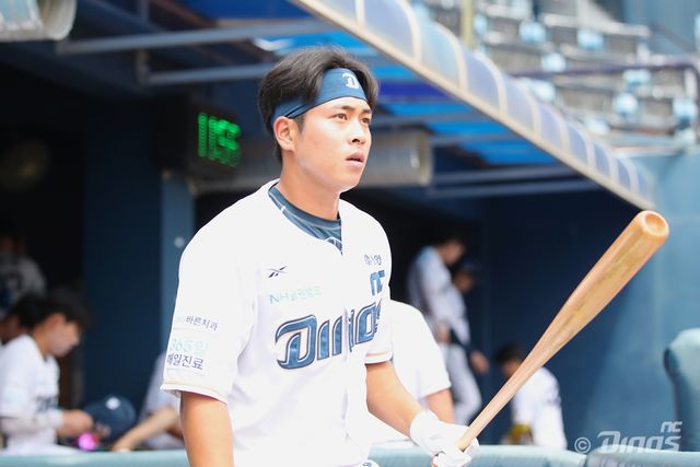 NC 다이노스 외야수 송승환이 2025시즌을 끝으로 현역 생활을 마감하기로 했다. 그는 1월 초 일본 오사카로 출국해 약 2주 동안 야구에 관해 공부할 계획이다. NC 다이노스