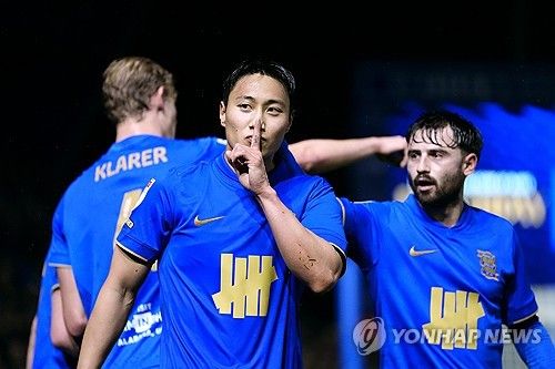 영국 스카이스포츠가 19일(한국시간) 잉글랜드 챔피언십(2부) 버밍엄 시티와 노리치 시티가 셀틱 윙어 양현준에 대한 관심을 다시 보이고 있다고 보도했다.&nbsp;연합뉴스