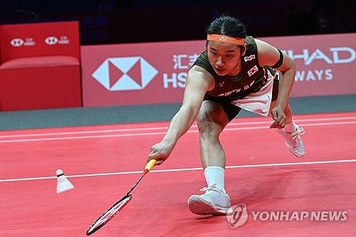 안세영이 20일(한국시간) 중국 항저우에 있는 올림픽 스포츠 센터에서 열린 야마구치 아카네(일본)와의 2025 세계배드민턴연맹(BWF) 월드투어 파이널 준결승에서 2-0(21-15 21-12)으로 승리해 결승에 진출했다.&nbsp; 이미 조별리그에서 만나 접전을 펼쳤던 난적 야마구치와 대진 추첨 끝에 다시 만난 안세영은 이번에는 완벽하게 2게임을 가져왔다. 연합뉴스