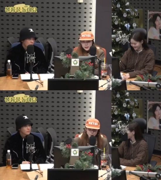 '볼륨을 높여요' 보이는 라디오 캡처