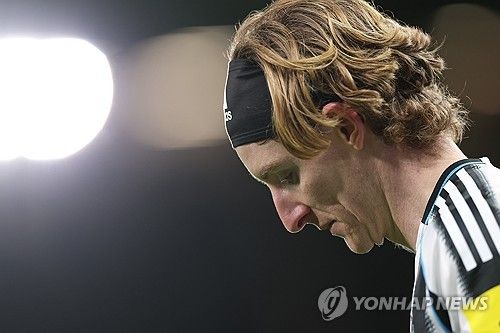 맨체스터 유나이티드가 주축 선수들의 줄부상과 대표팀 차출이라는 최악의 악재 속에서도 귀중한 승리를 챙기며 상위권 도약에 성공했다. 지난 2월 맨유 유니폼을 입은 덴마크 출신 윙어 도르구의 공식전 38경기 만에 터진 EPL 데뷔골로 뉴캐슬 유나이티드를 1-0으로 꺾었다. 연합뉴스