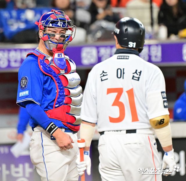 과거 롯데 자이언츠에서 한솥밥을 먹었던 황재균(은퇴)과 강민호(삼성 라이온즈)의 운명이 극명하게 엇갈린 가운데, 원소속팀 한화 이글스에서 입지가 줄어든 손아섭의 거취가 관심을 모으고 있다. 엑스포츠뉴스 DB