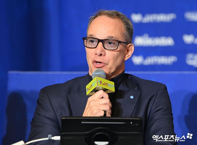 남자 프로배구 우리카드 구단 최초의 외국인 감독으로 기대를 모았던 마우리시오 파에스 감독이 12월 30일 계약 해지와 함께 팀을 떠나게 됐다. 사진 엑스포츠뉴스 DB