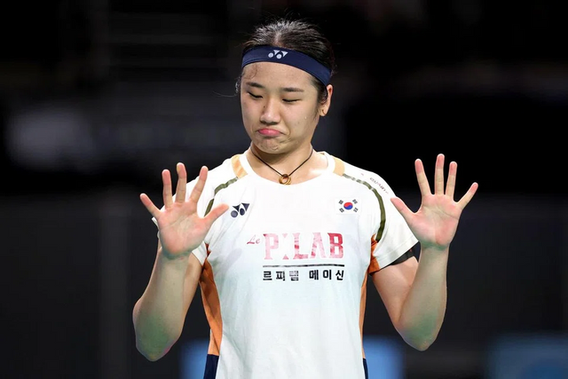 2025년 한 해 동안 최고의 활약을 펼친 안세영이 팬들에게 새해 인사를 전했다. 안세영은 31일 자신의 SNS에 "안녕하세요 안세영입니다. 한 해 동안 변함없는 응원을 보내주신 덕분에 끝까지 최선을 다할 수 있었고, 11승이라는 결과로 한 해를 마무리할 수 있었습니다"라고 적었다. 이어 "2025년 한 해 동안 응원해주신 모든 분들께 다시 한번 감사드린다"며 "2026년을 맞아 더 좋은 소식들 여러분과 나눌 수 있기를 기대합니다! 새해에도 따뜻하고 행복한 일들만 가득하시길 빌겠습니다"라고 덧붙였다. 연합뉴스