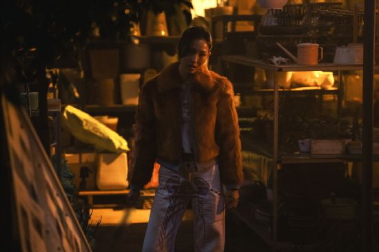 배우 이현진이 '조각도시'에서 강렬한 변신을 보여줬다.