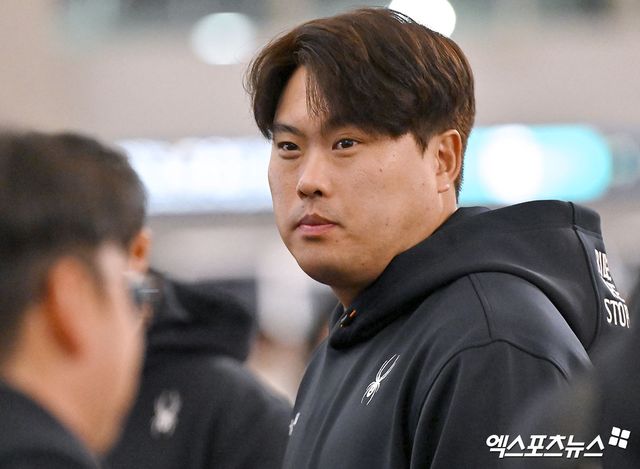 한화 투수 류현진은 2025시즌을 완벽하게 준비하고 있다. 지난해 계약 체결이 늦어져 시즌 준비가 늦었지만, 올해는 차근차근 단계를 밟아가며 다가올 시즌 기대감을 높이고 있다. 엑스포츠뉴스 DB