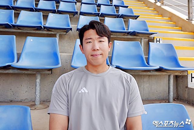 두산 베어스 투수 김민규가 호주 블랙타운 스프링캠프에서 취재진과 인터뷰에 응하고 있다. 블랙타운, 김근한 기자