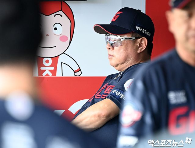 김태형 롯데 감독은 베테랑 내야수 김민성과 노진혁을 향한 냉정한 평가를 했다. 다만, 이들의 준비 과정을 평가한 뒤 기회 줄 것을 암시했다. 엑스포츠뉴스 DB