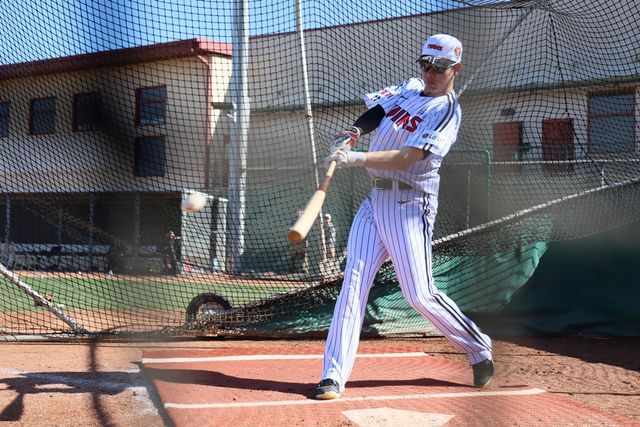 LG 외야수 홍창기는 지난해 커리어하이를 새롭게 썼다. 여기에 만족하지 않고 강한 타구와 장타를 생산하고자 비시즌부터 열심히 준비하고 있다. LG 트윈스