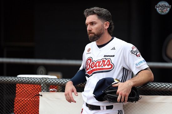 두산 베어스 외국인 타자 제이크 케이브가 지난 10일 호주 블랙타운 스프링캠프 첫 청백전에 출전해 홈런을 때렸다. 두산 베어스