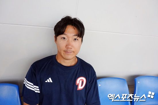 두산 베어스 외야수 추재현이 호주 블랙타운 스프링캠프에서 취재진과 인터뷰에 응하고 있다. 블랙타운, 김근한 기자