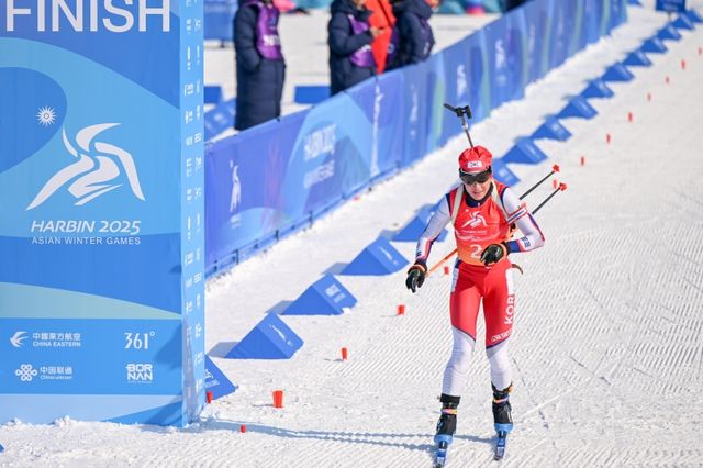 러시아 출신 귀화 선수 예카테리나 압바꾸모바(전남체육회)가 11일 중국 야부리 스키리조트에서 열린 2025 하얼빈 동계 아시안게임 바이애슬론 여자 7.5km 스프린트 경기에서 22분 45초 4의 기록으로 우승을 차지했다. 신화, 연합뉴스