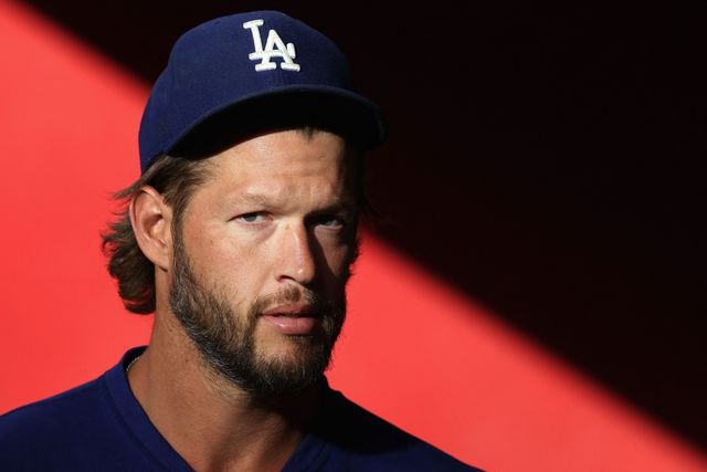 미국프로야구 메이저리그 LA 다저스가 좌완투수 클레이튼 커쇼와 1년 계약에 합의했다. 미국 매체 ESPN은 다저스는 커쇼에게 500만 달러~1000만 달러 사이의 금액을 보장할 것이라고 전했다. AFP 연합뉴스
