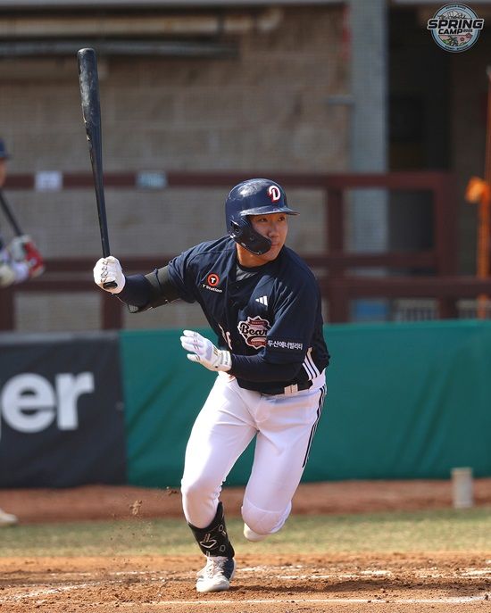 두산 베어스 외야수 추재현이 지난 12일 열린 스프링캠프 두 번째 청백전에서 솔로 홈런을 쏘아 올렸다. 두산 베어스