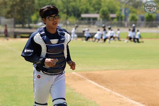 두산 베어스 포수 류현준이 호주 블랙타운 스프링캠프 훈련에 임하고 있다. 두산 베어스