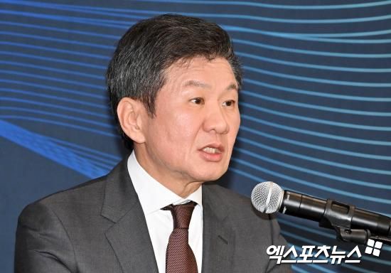 정몽규 후보 선거사무소는 "제55대 대한축구협회장 선거 후보 토론회에 참여하지 않기로 결정했다"고 13일 알렸다.&nbsp;엑스포츠뉴스DB