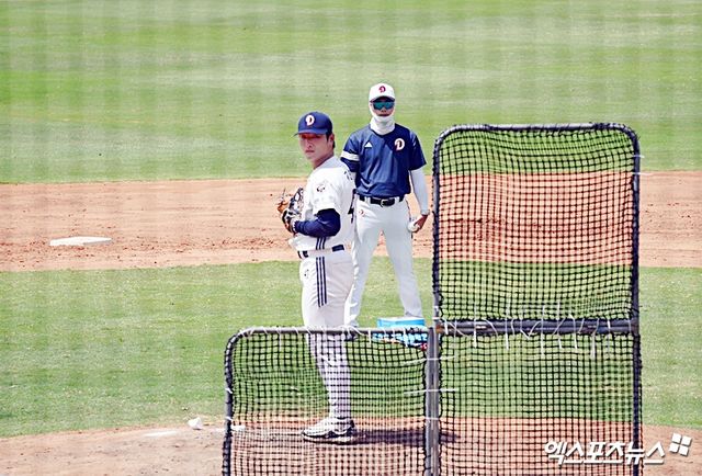 두산 베어스 투수 곽빈이 13일 호주 블랙타운 스프링캠프에서 캠프 첫 라이브 피칭을 소화하고 있다. 블랙타운, 김근한 기자