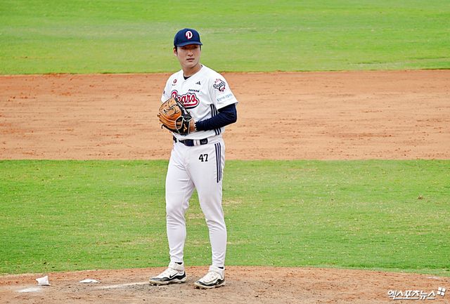 두산 베어스 투수 곽빈이 13일 호주 블랙타운 스프링캠프에서 캠프 첫 라이브 피칭을 소화하고 있다. 블랙타운, 김근한 기자