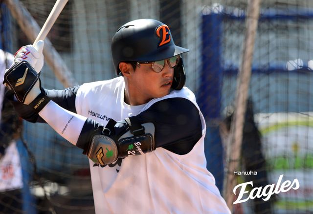 김경문 감독이 이끄는 한화 이글스는 호주 멜버른의 멜버른 볼파크에서 1차 스프링캠프를 진행 중이다. 한화 채은성이 훈련을 하고 있다. 한화 이글스