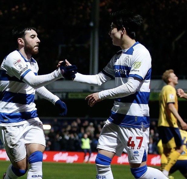 양민혁이 잉글랜드 무대 첫 선발 및 공격 포인트를 기록했다. 양민혁은 15일(한국시간) 영국 런던에 위치한 로프터스 로드에서 열린 2024-2025시즌 잉글랜드 풋볼리그(EFL) 챔피언십(2부) 33라운드 더비 카운티전서 2-0으로 앞서던 후반 12분 환상적인 도움을 기록했다. 소속팀 퀸즈 파크 레인저스는 더비를 4-0으로 꺾고 리그 11위에 올랐다. QPR