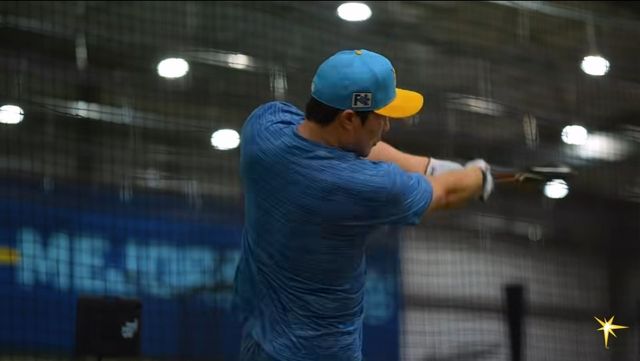 미국프로야구 메이저리그 탬파베이 레이스와 계약을 맺은 내야수 김하성이 팀 스프링캠프에 합류했다. 현지 취재진과 만난 김하성은 자신의 몸 상태를 설명하면서 순조롭게 재활하고 있다고 전했고, 캐빈 캐시 탬파베이 감독은 김하성의 가치를 주목하면서 김하성에 대한 기대감을 숨기지 않았다. 탬파베이 레이스 구단 공식 SNS