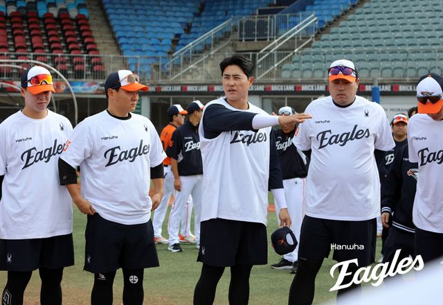 김경문 감독이 이끄는 한화 이글스는 호주 멜버른의 멜버른 볼파크에서 1차 스프링캠프를 진행 중이다. 한화 채은성이 훈련을 하고 있다. 한화 이글스