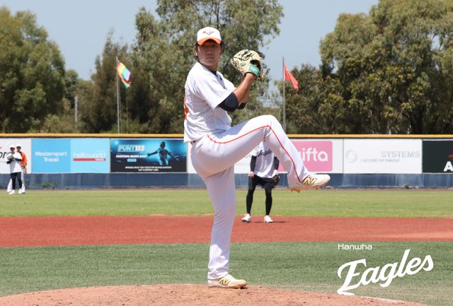 한화 이글스 권민규는 15일 호주 멜버른의 멜버른 볼파크에서 열린 호주 대표팀과 두 번째 연습경기에서 선발 등판, 2⅔이닝 동안 총 42구를 던져 무피안타 무사사구 5탈삼진 무실점 퍼펙트를 기록했다. 한화 이글스