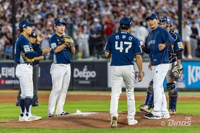 NC 투수 전루건(47번)은 스프링캠프 라이브 피칭에서 인상적인 투구를 선보였다. 릴리스 포인트에 안정감을 되찾으며 위력적인 공을 던지고 있다. NC 다이노스
